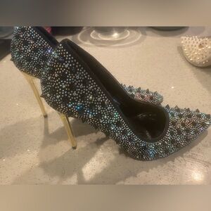 Berness Wicked Sexy iridescent rhinestone w black spiked studded heels size 8